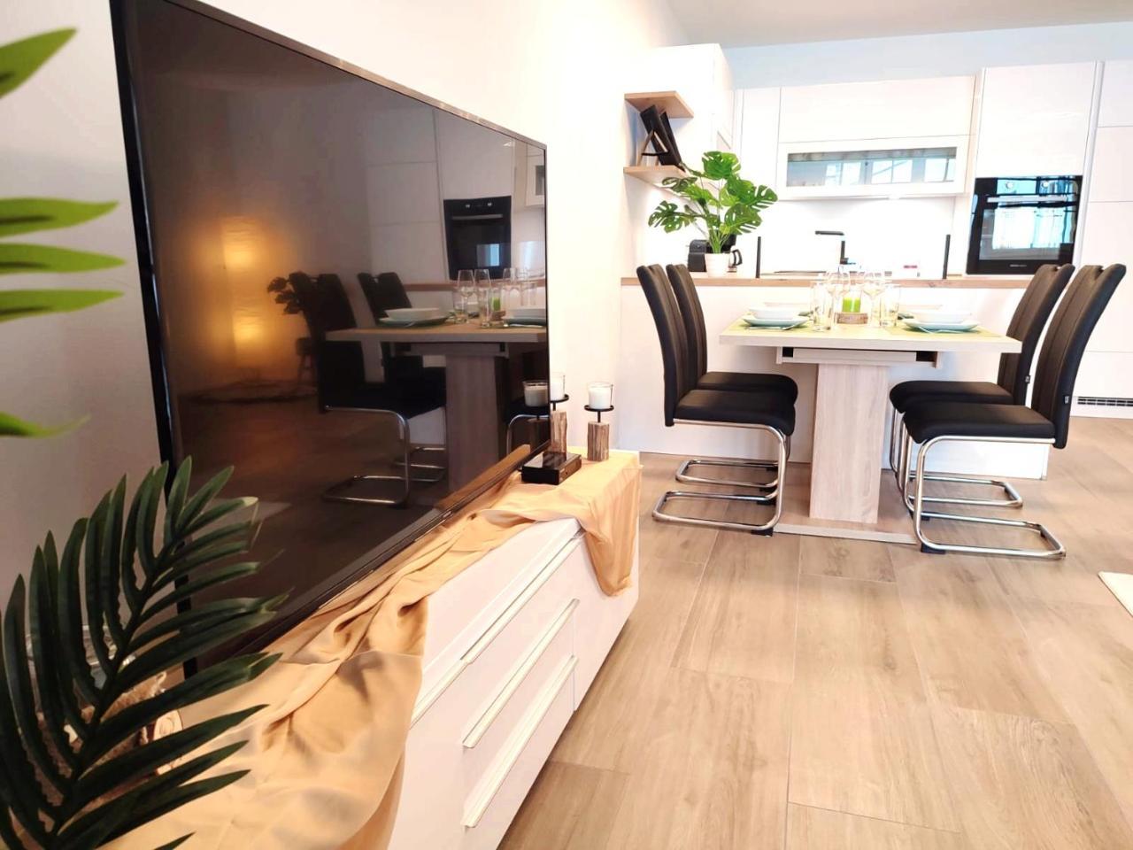 Modern Mountain Apartment - Free Parking & Sauna – billede 2