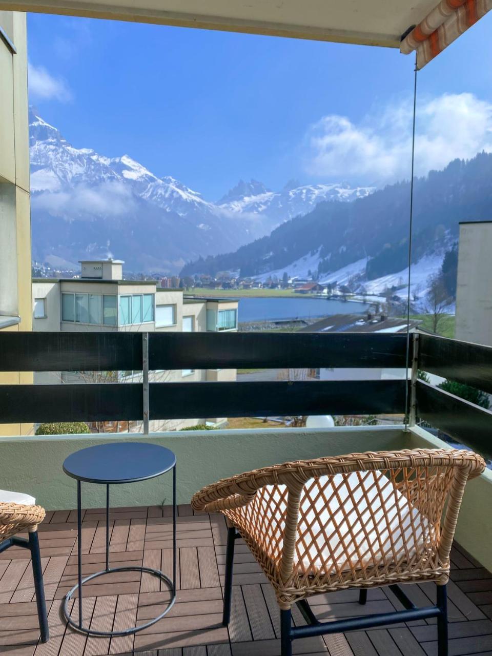 Wunderstay Alpine 203 Chic Studio with Balcony, Mountain And Lake View – bild 1