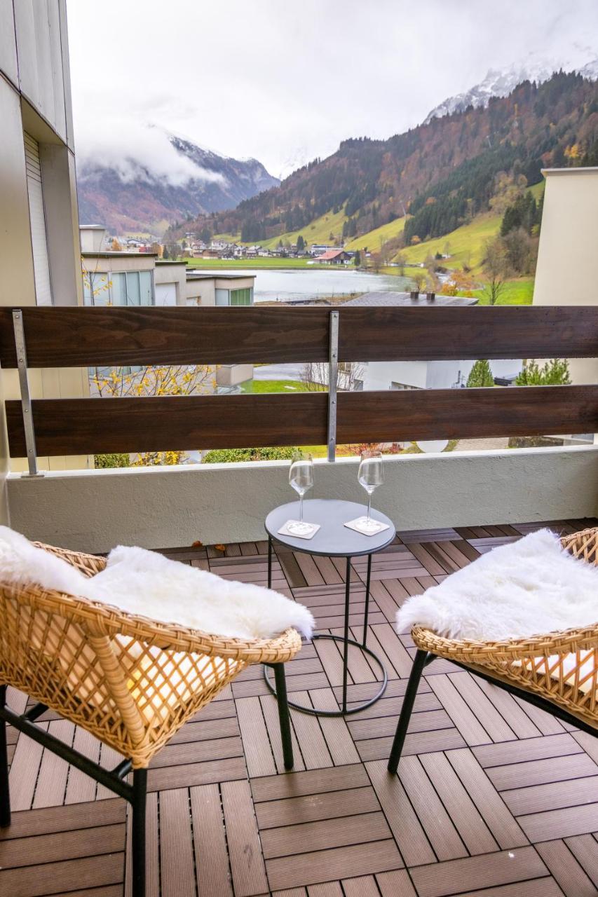 Wunderstay Alpine 203 Chic Studio with Balcony, Mountain And Lake View – bild 3