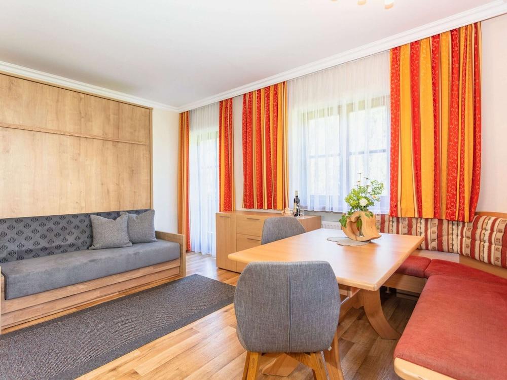 Elegant Apartment Near the Ski Bus - billede 3