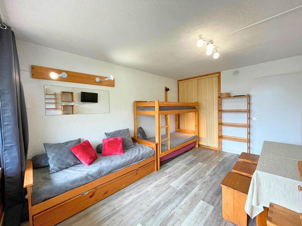 Studio Economique Pour 4 Avec Balcon Expose Sud Aux Menuires, Animaux Admis - Fr-1-452-99