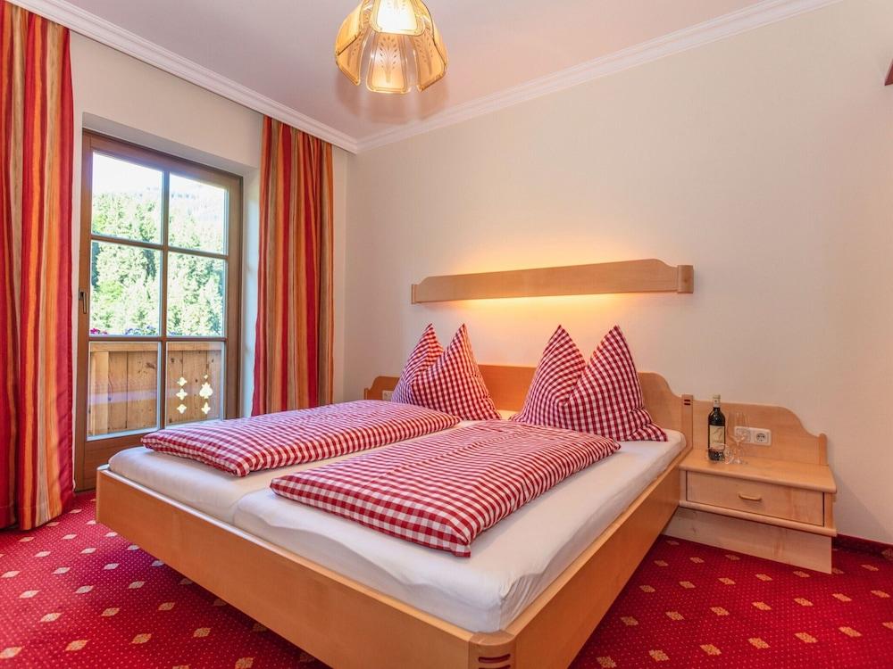 Elegant Apartment in Saalbach-Hinterglemm Near Ski Bus - billede 1