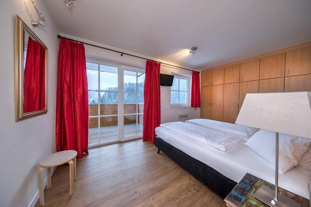 Holidayhome with Sauna Genieten in Saalbach Top E2 – billede 2
