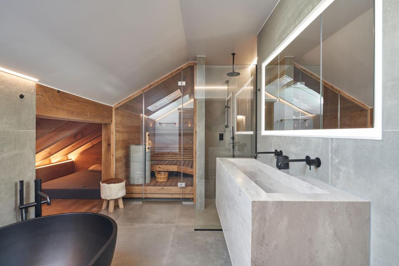 Central, Luxury, Chalet-Style Penthouse Apartment – bild 2