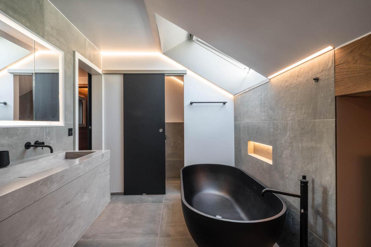 Central, Luxury, Chalet-Style Penthouse Apartment – bild 3