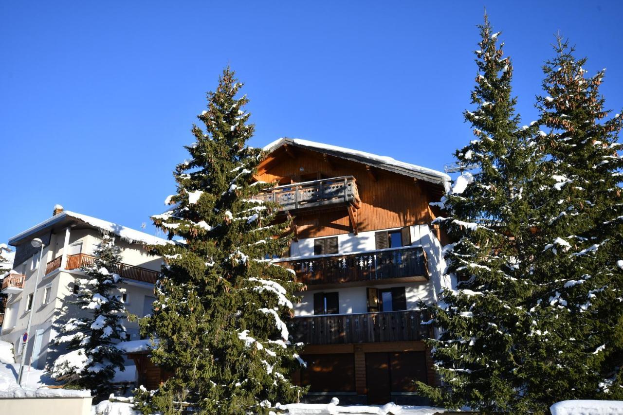 Chalet Magique - Luxury Catered Chalet - 4 En-Suite Bedrooms - Sauna - Private Home Cinema - Ideal Location in Center of Alpe D'huez - 10 People - billede 2