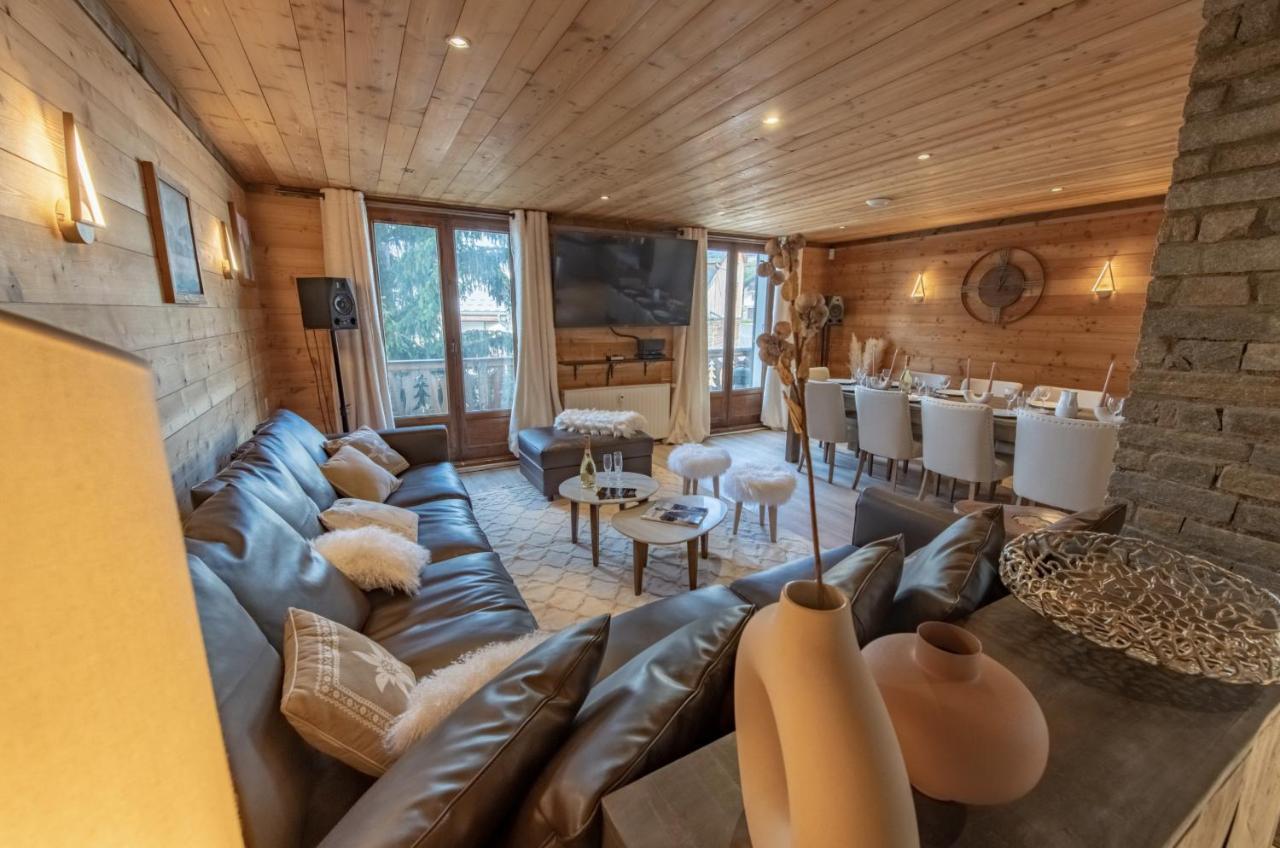 Chalet Magique - Luxury Catered Chalet - 4 En-Suite Bedrooms - Sauna - Private Home Cinema - Ideal Location in Center of Alpe D'huez - 10 People - billede 3