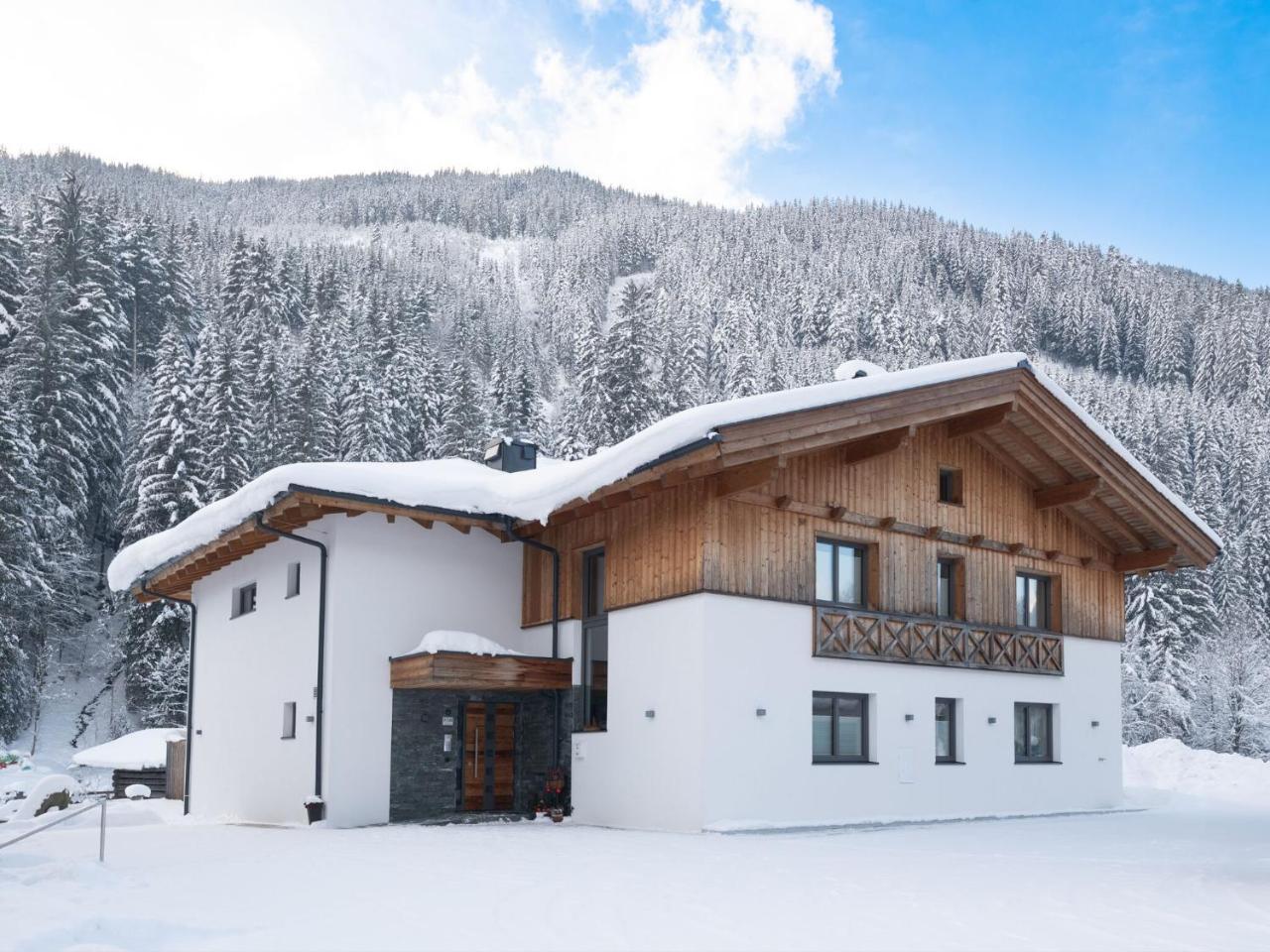 Chalet in Saalbach Near Ski Lift And Sauna - billede 2