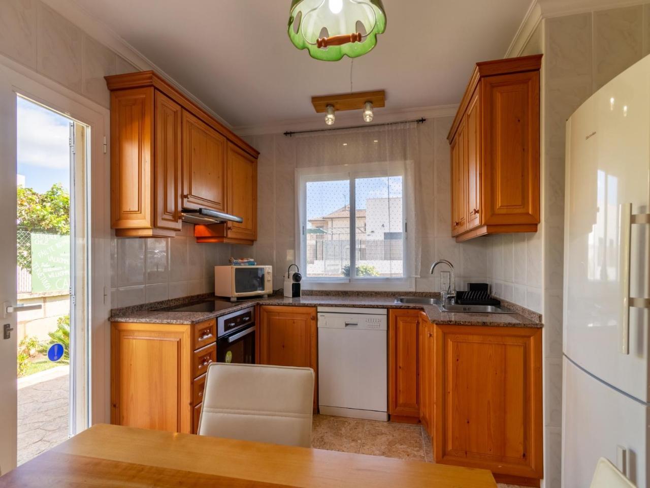 Can Content Villa with Pool & Garden - billede 3