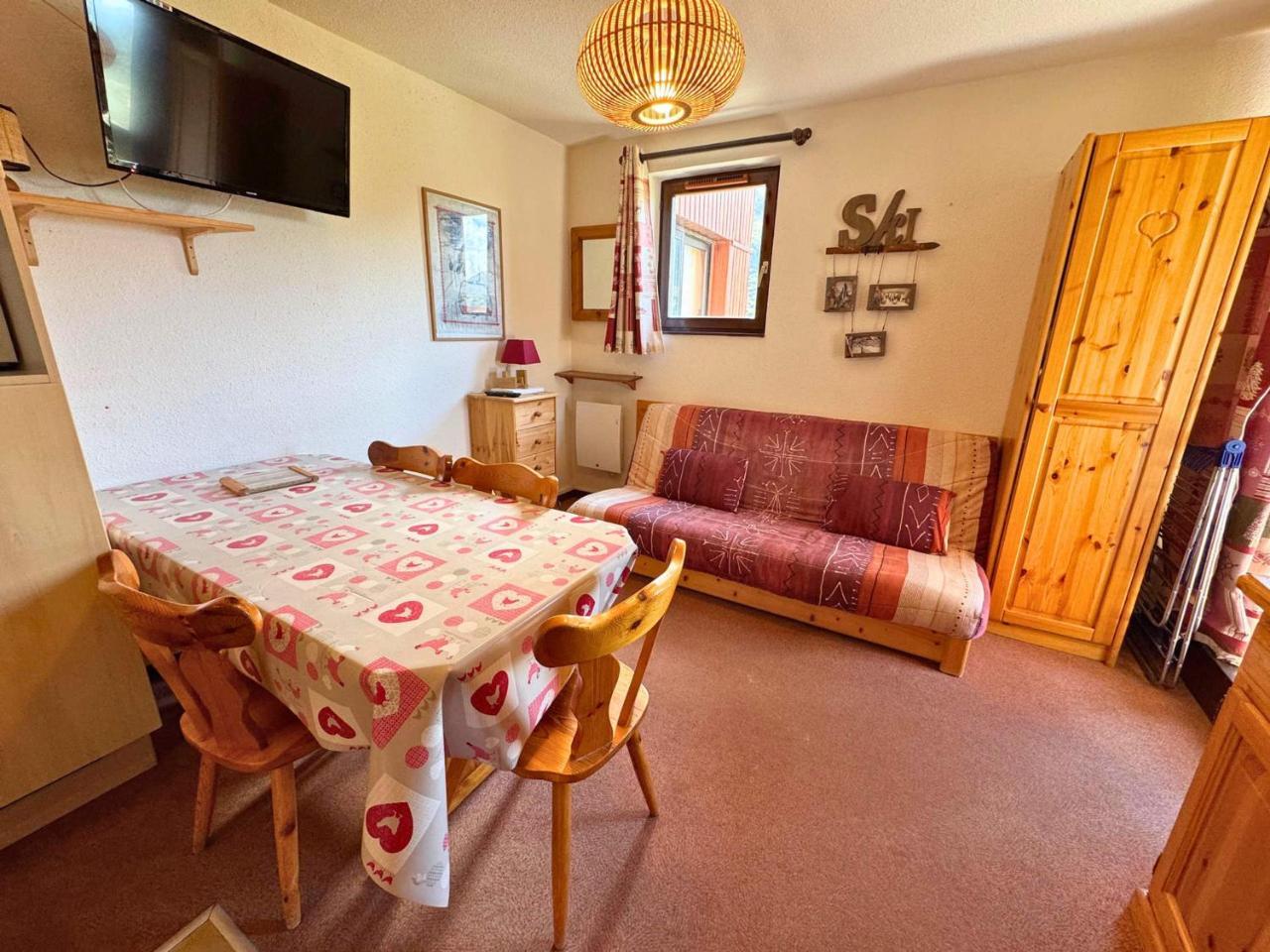 Charmant Appartement Pour 5, Ski Aux Pieds, Bien Equipe, Proche Commerces Et Piscine a Les Bruyeres - Fr-1-452-237