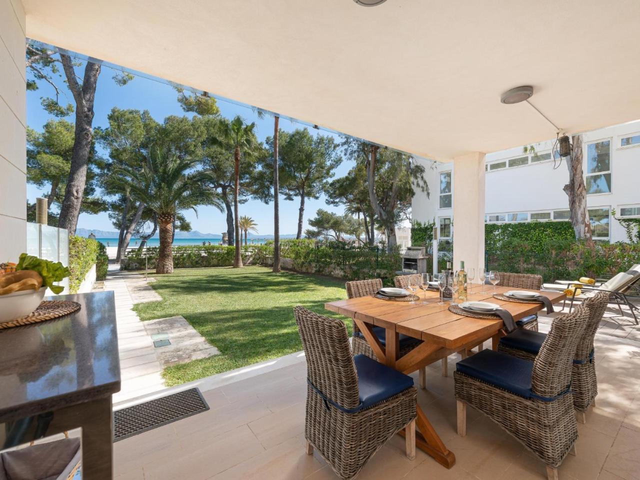 Exclusiva Villa Saturn En Primera Linea de Playa En Alcudia Con Jacuzzi - billede 1