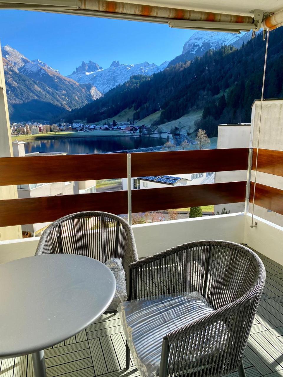 Wunderstay Alpine 303 New Studio with Lake & Mountain View – bild 2