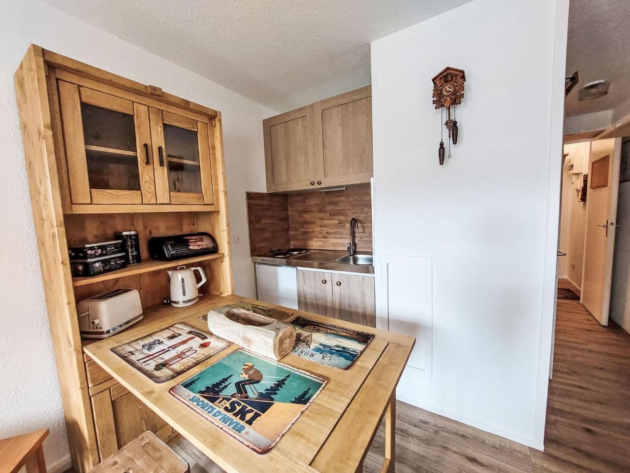 Studio Asters 323 Batiment A1 by Interhome