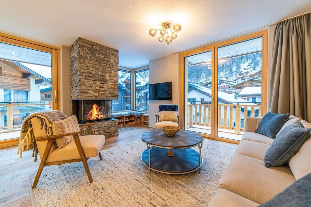 Saas-Fee Stylish Ski Apartment