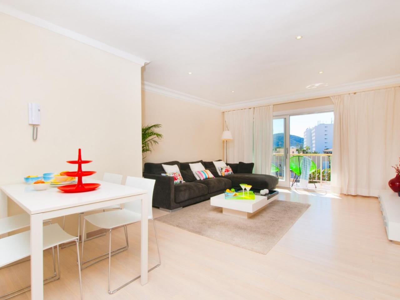 Apartment Corales de Mar in Alcudia with Sea View, by Bebreeze - billede 1