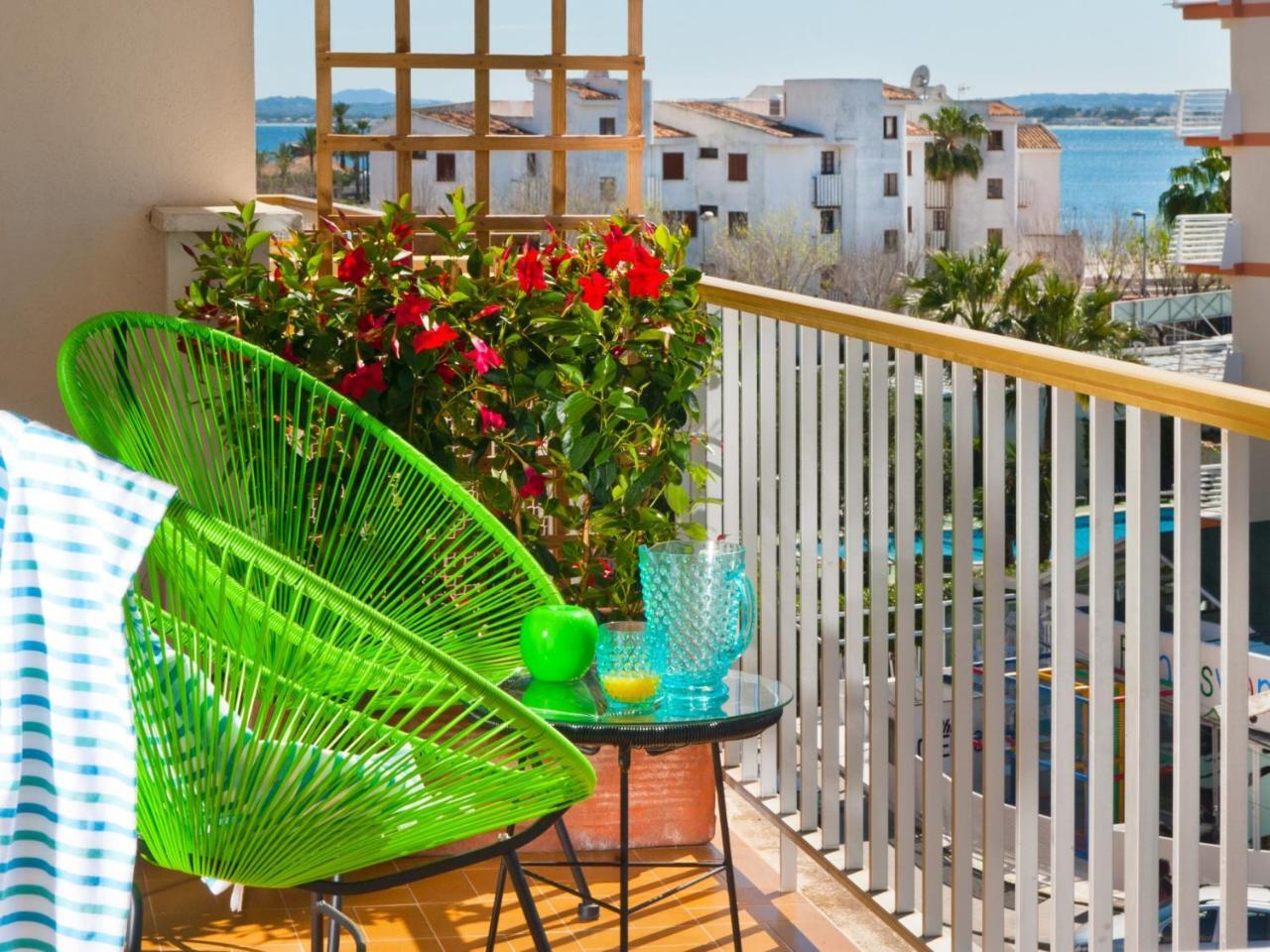 Apartment Corales de Mar in Alcudia with Sea View, by Bebreeze - billede 2