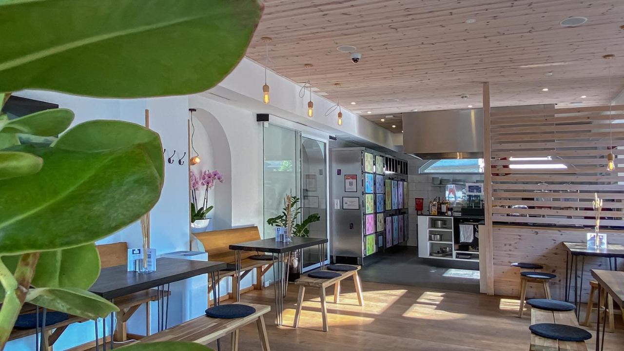 Grand Your Home with Common Kitchens with Self Check-In – bild 3