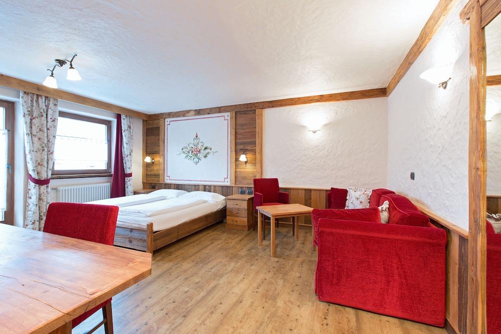 Hotel Crosal - billede 1