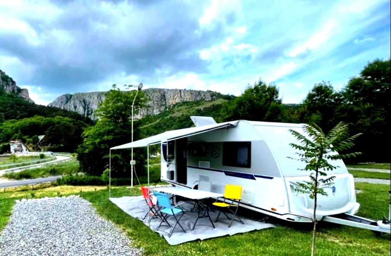 Cozy Caravan in Camping Erlengrund, Bad Hofgastein - billede 1