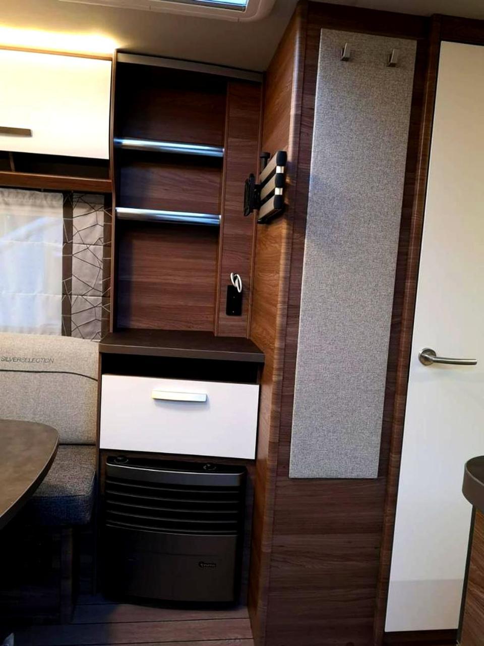 Cozy Caravan in Camping Erlengrund, Bad Hofgastein - billede 3