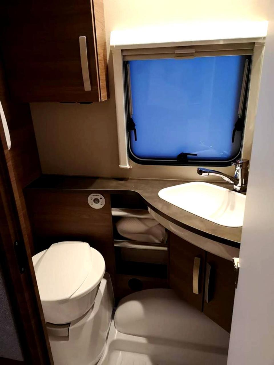 Cozy Caravan in Camping Erlengrund, Bad Hofgastein - billede 4