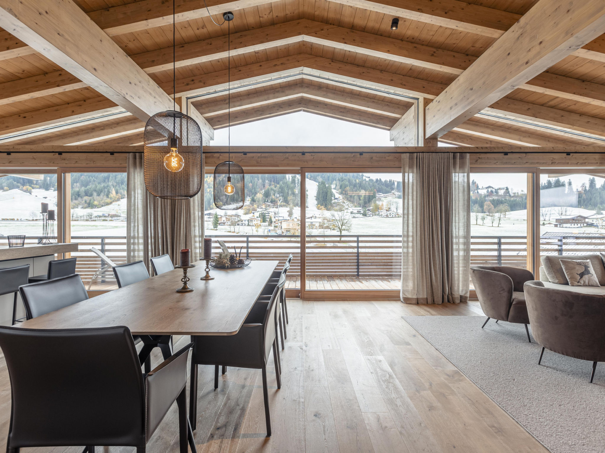 Penthouse mit 3 Schlafzimmern & Kamin - billede 1