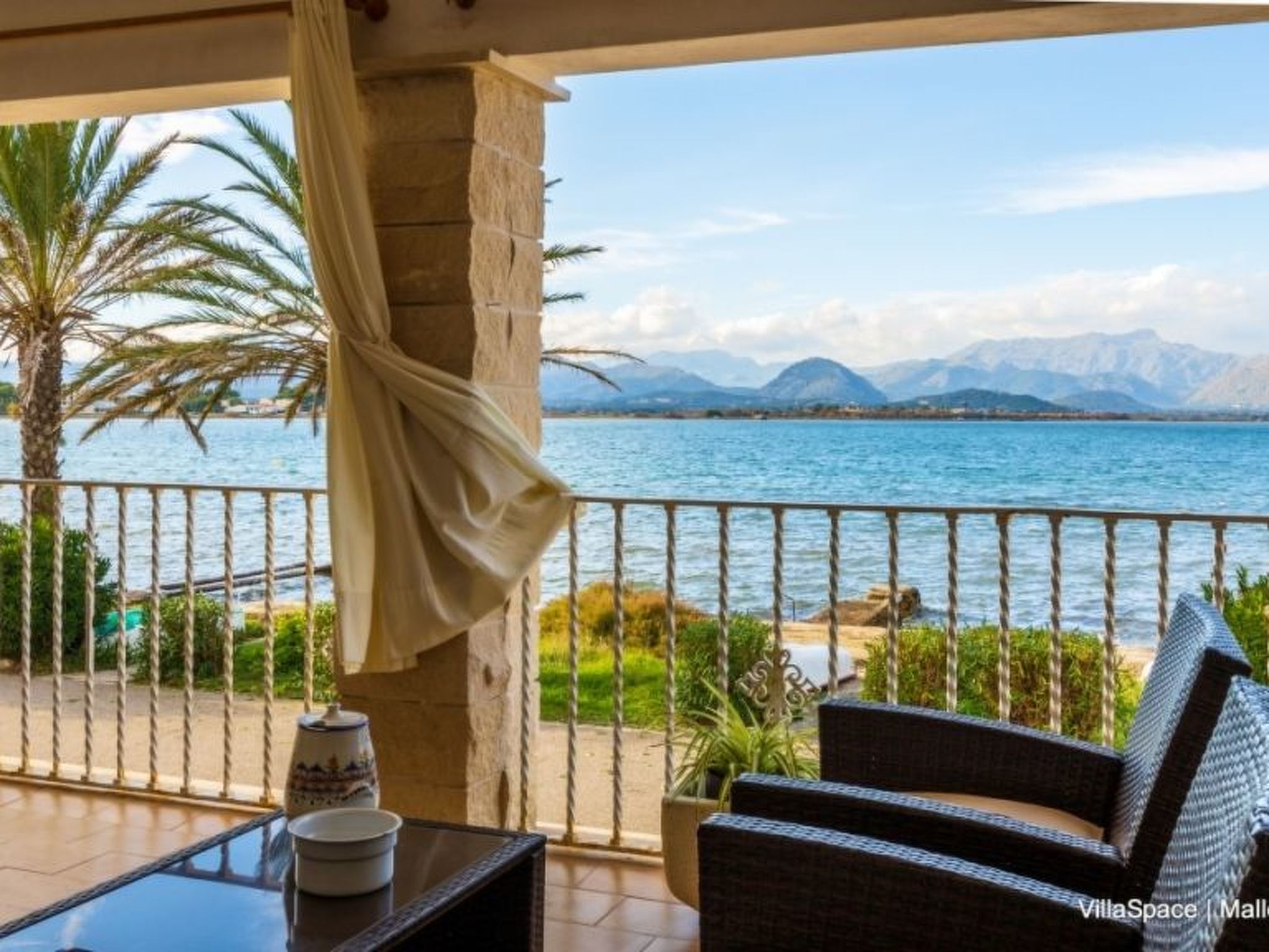 "Voramar Baix" mit Terrasse