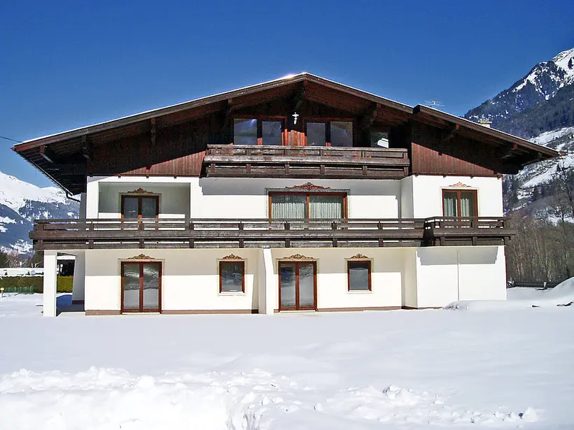 Rudis Apartments