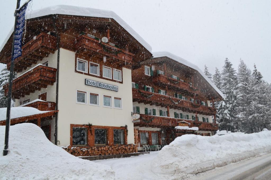 Hotell Rododendro (Campitello di Fassa)