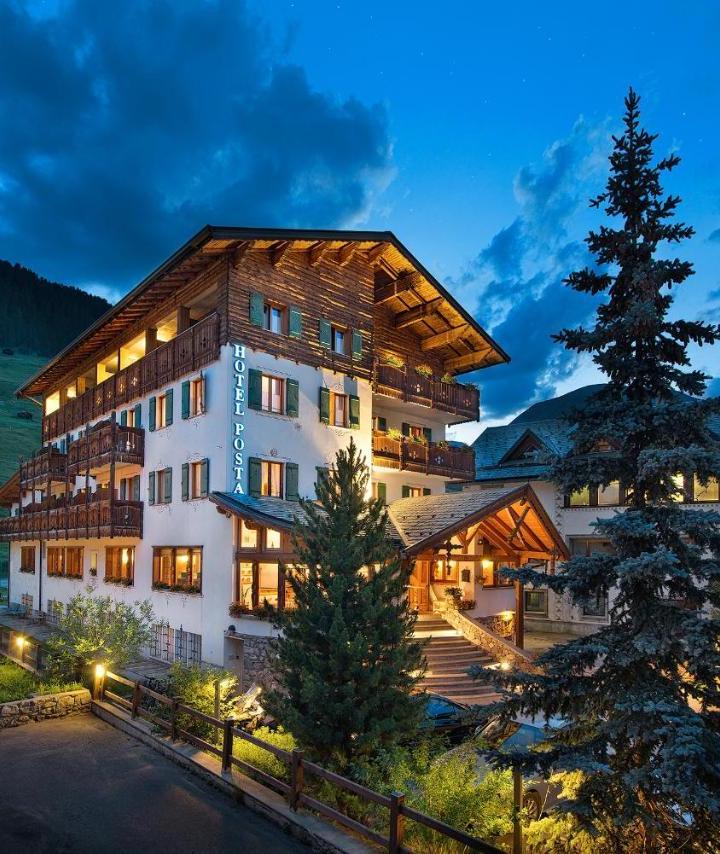 Quadruple Room (2 single beds and 1 large bed) - Free WiFi – Hotel Posta