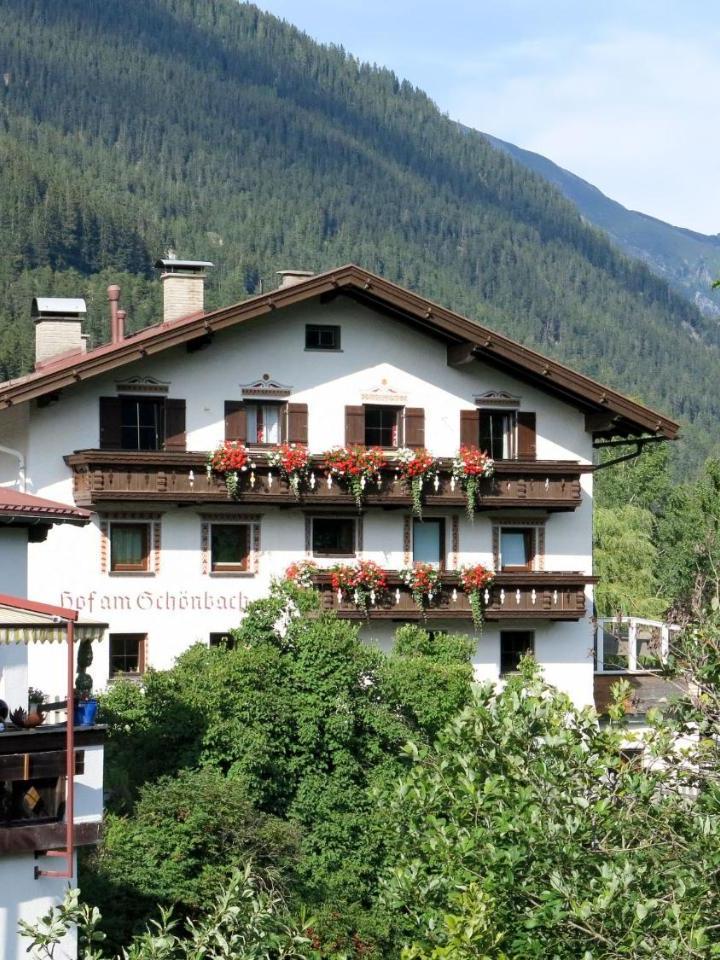 Studio (1 double bed) - Free WiFi – Apartment Hof Am Schonbach-3 by Interhome