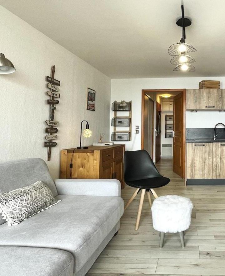 One-Bedroom Apartment with Balcony and Mountain View (1 sofa bed) – Vm 813 T2 Skis Aux Pieds Les Menuires