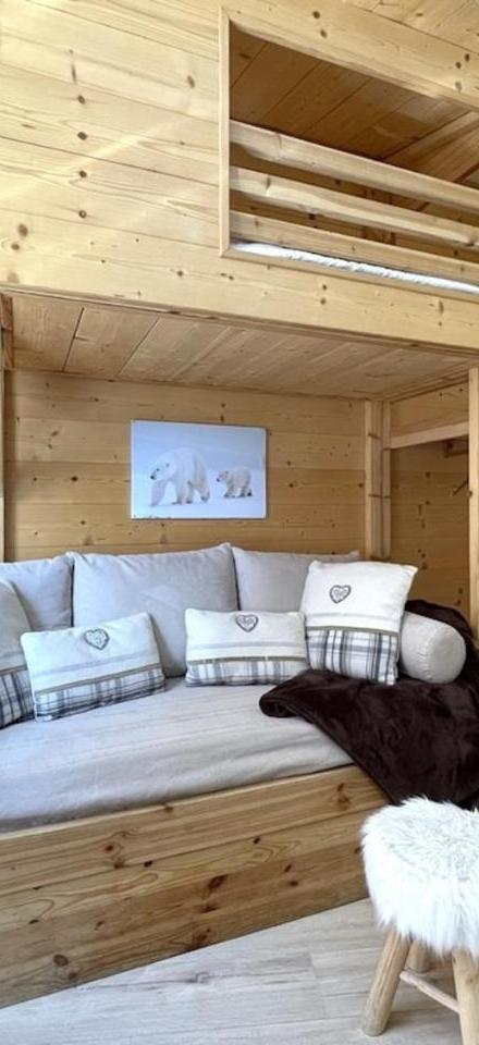 Superior Studio (2 single beds and 1 bunk bed) – Studio Cosy Skis Aux Pieds 3 Vallees