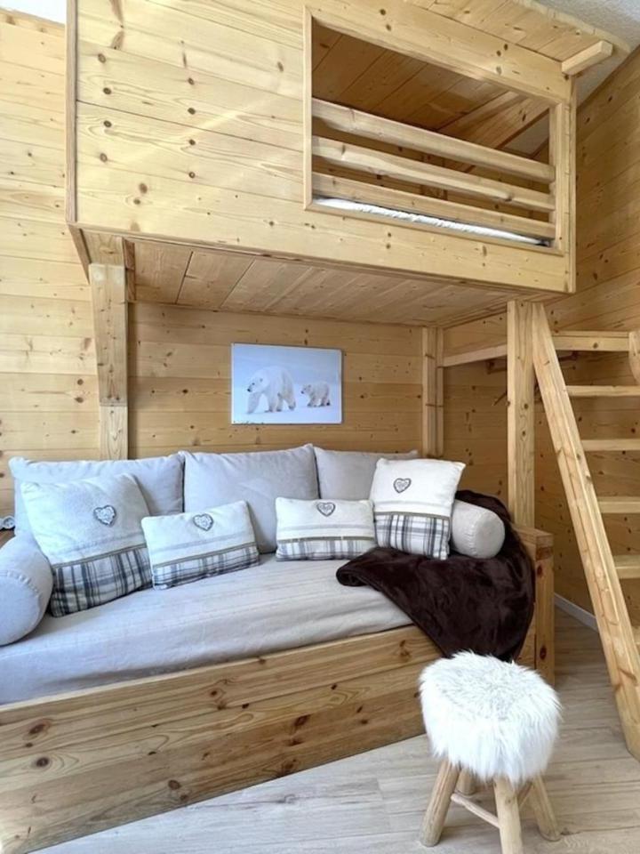 Superior Studio (2 single beds and 1 bunk bed) – Studio Cosy Skis Aux Pieds 3 Vallees