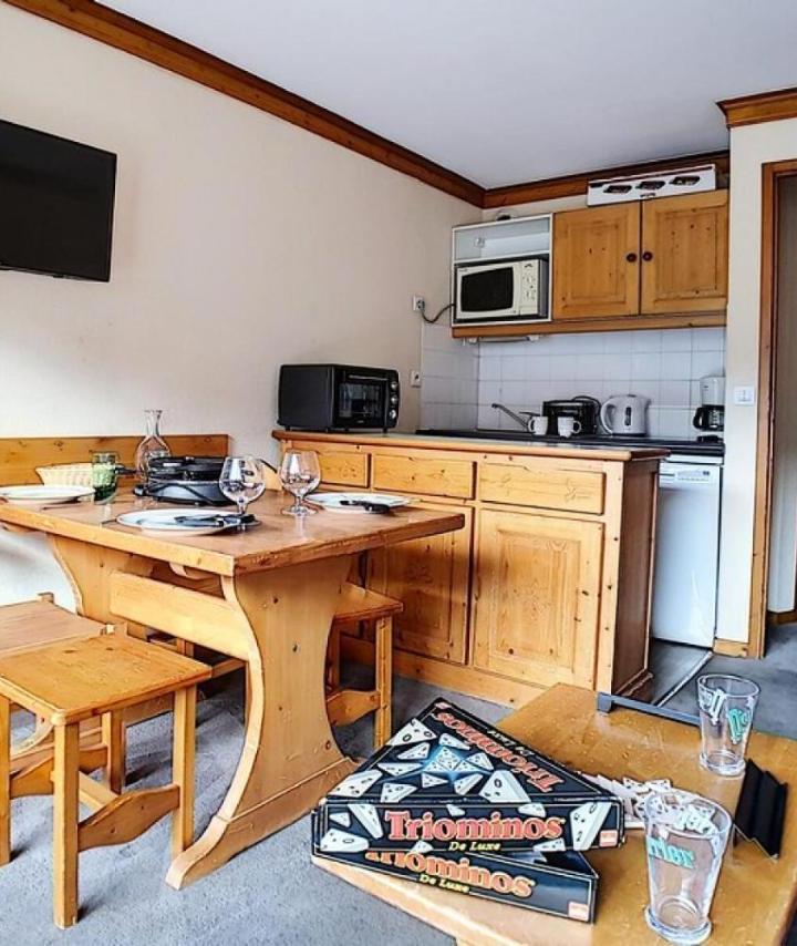 Appartement – Residence Valmonts a - Appartement Standard · Depart Ski Aux Pieds · Balcon Mae-2414