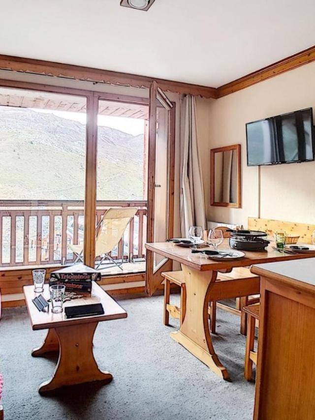 Residence Valmonts a - Appartement Standard · Depart Ski Aux Pieds · Balcon Mae-2414 – bild 3