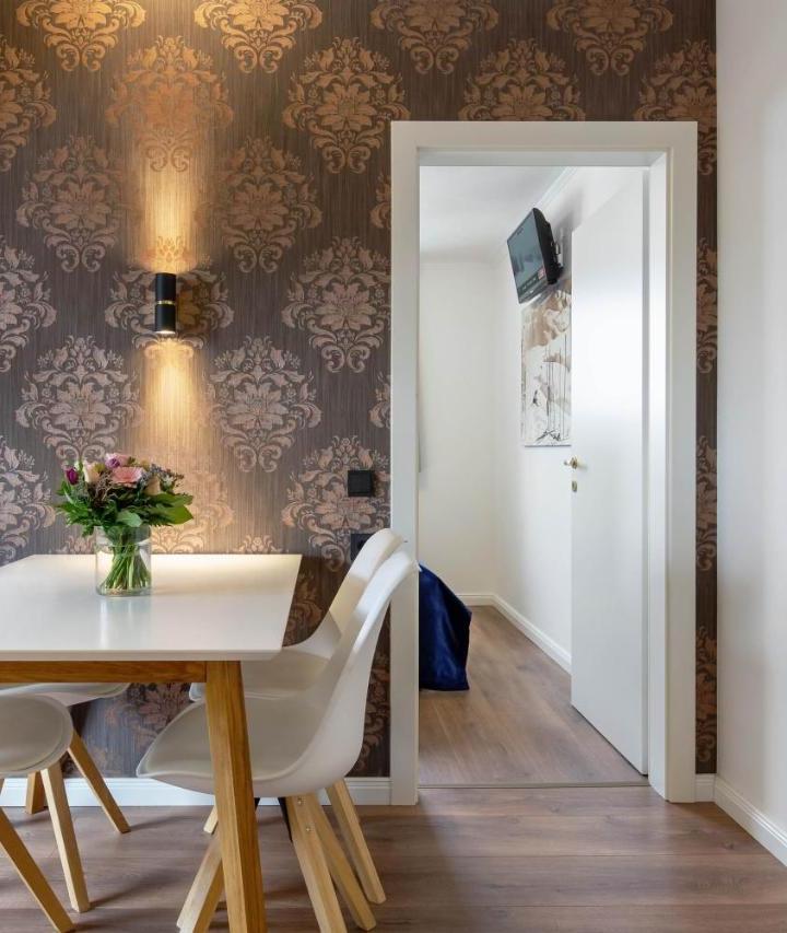 Two-Bedroom Suite (1 large bed) - Free WiFi – Boutique Hotel Anybody