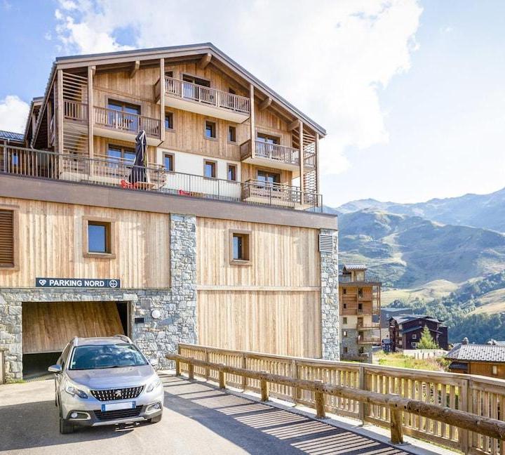 Apartment (1 Double Sofa Bed and 5 Twin Beds) – Apartment in Les Menuires with SPA & Ski Access