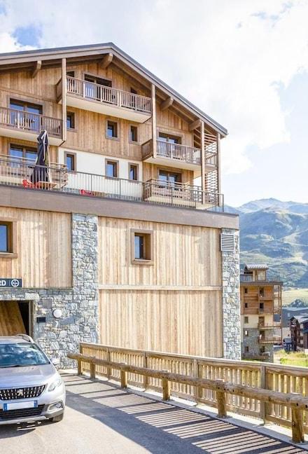 Apartment (1 Double Sofa Bed and 5 Twin Beds) – Apartment in Les Menuires with SPA & Ski Access