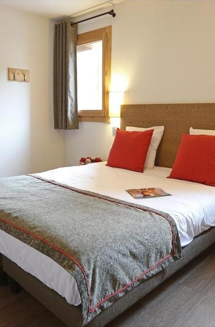Apartment in Les Menuires with SPA & Ski Access – billede 2