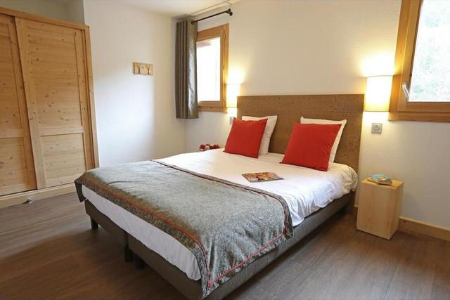 Apartment in Les Menuires with SPA & Ski Access – bild 2