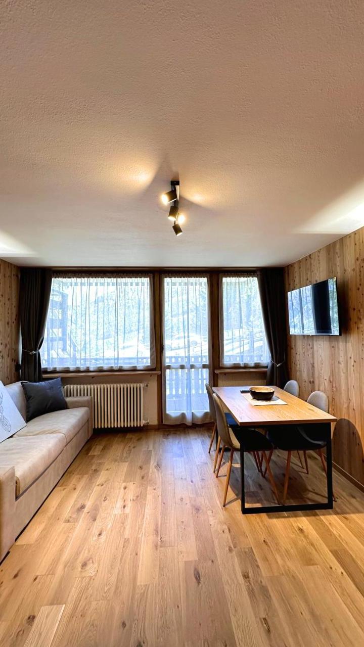 One-Bedroom Apartment (1 sofa bed) - Free WiFi – Appartamento Baita Alpina
