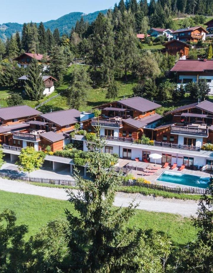 Four-Bedroom Holiday Home (27 single beds) - Free WiFi – Alpin-Chalet Wagrain