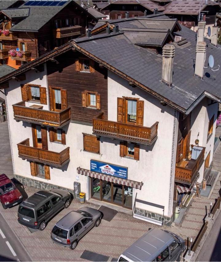 Superior One-Bedroom Apartment with Balcony (2 single beds) - Free WiFi – Chalet Graziana