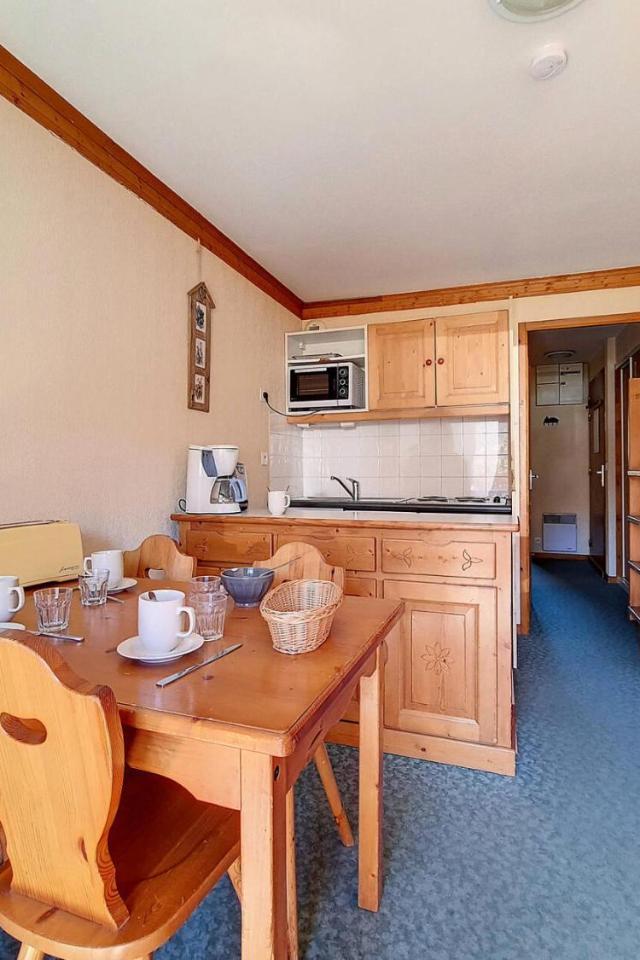 Residence Valmonts a - Appartement Standard · Depart Ski Aux Pieds · Balcon Mae-2624 – bild 2