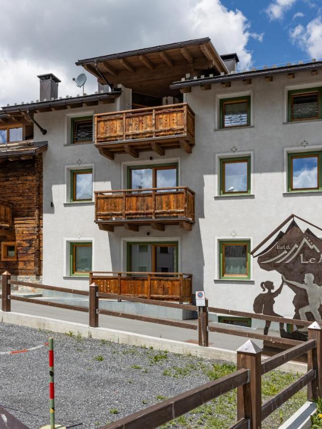 Sun Mountain Planet Suite House