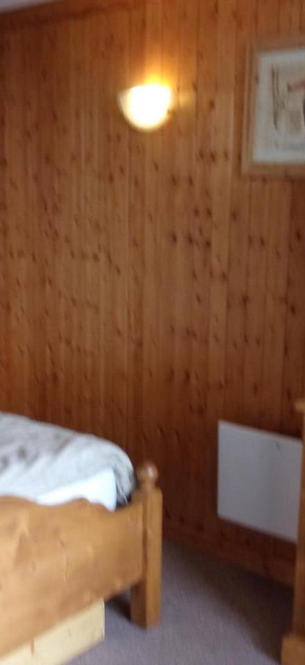 Two-Bedroom Apartment with Balcony (2 single beds) – La Villaret