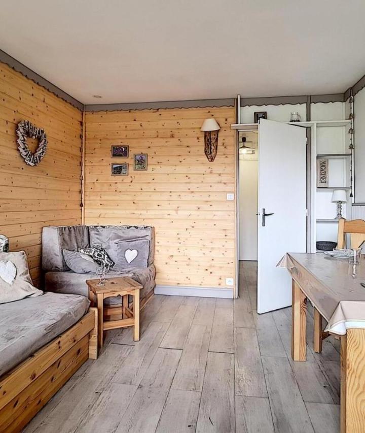 Studio – Residence Burons - Studio Moderne · Ski Aux Pieds · Balcon Avec Tres Jolie Vue Mae-2024