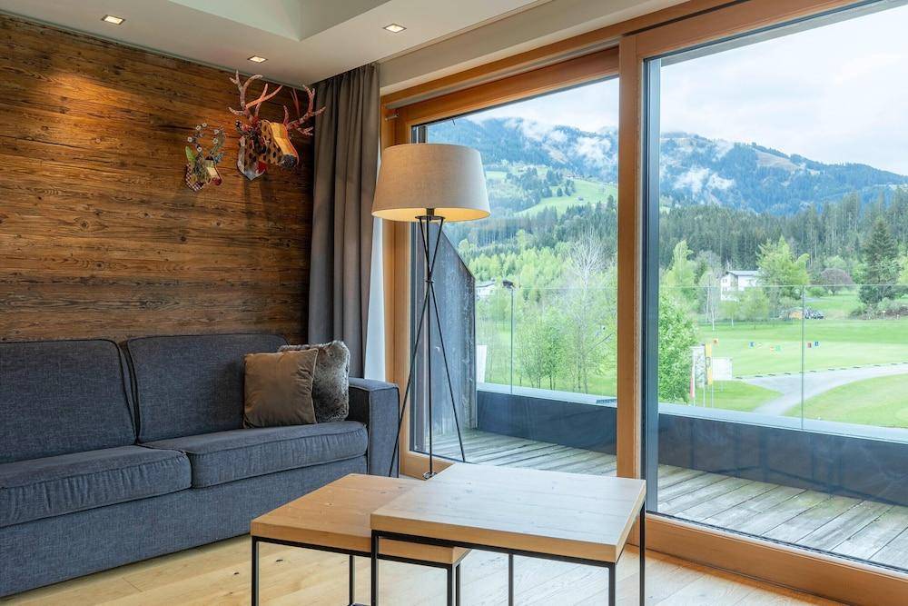 Exclusive Penthouse on the Golf Course, Westendorf