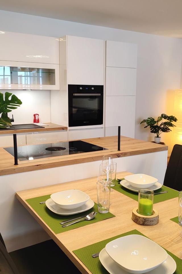 Modern Mountain Apartment - Free Parking & Sauna